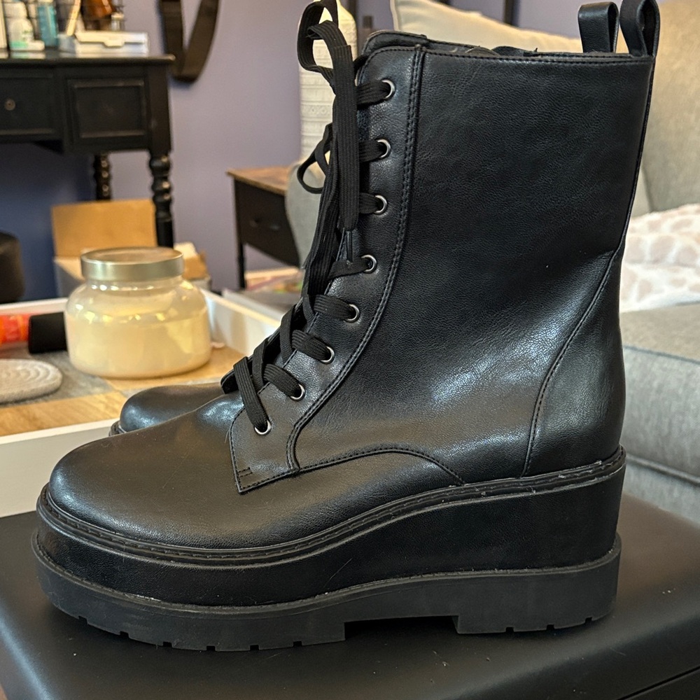 Black Platform Jessica Simpson Combat Lace-Up Boots